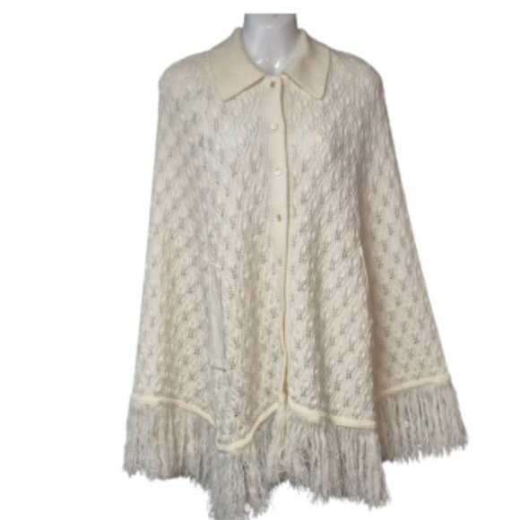 Vintage Winter White Knit Poncho Cape Button Front Fringe Hem  Acrylic - Picture 11 of 11